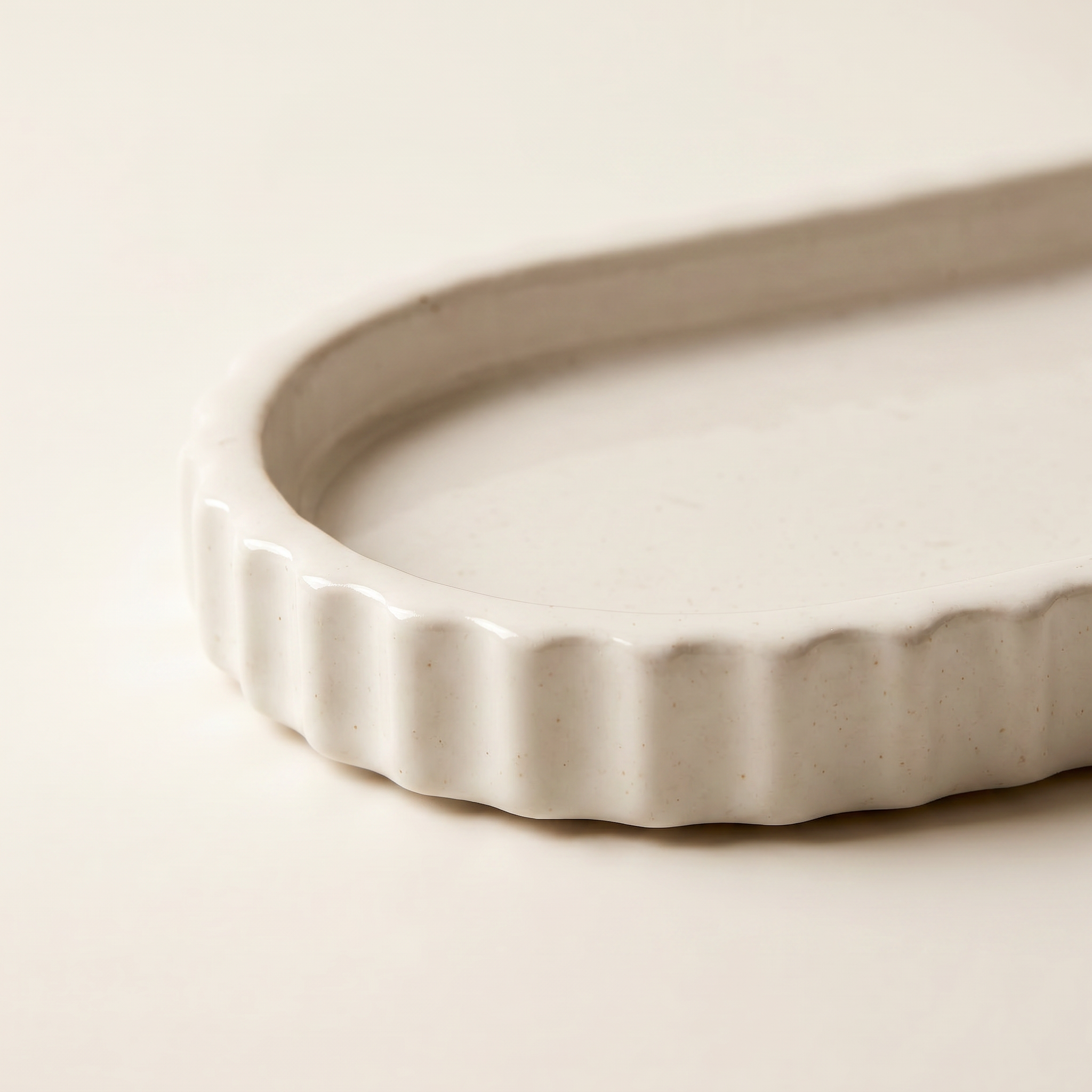 Scalloped Oblong Catchall Tray, Gypsum White 7"