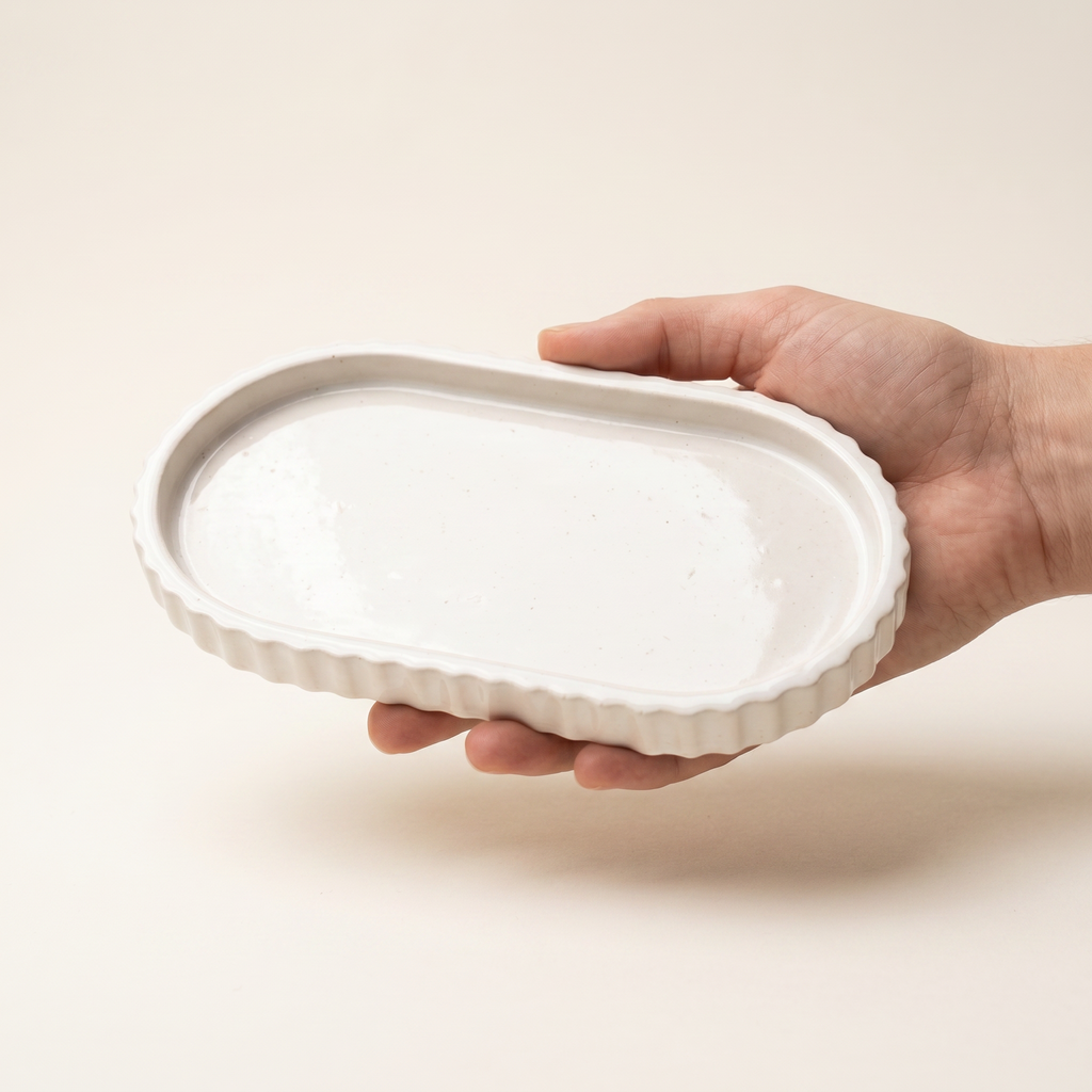 Scalloped Oblong Catchall Tray, Gypsum White 7"