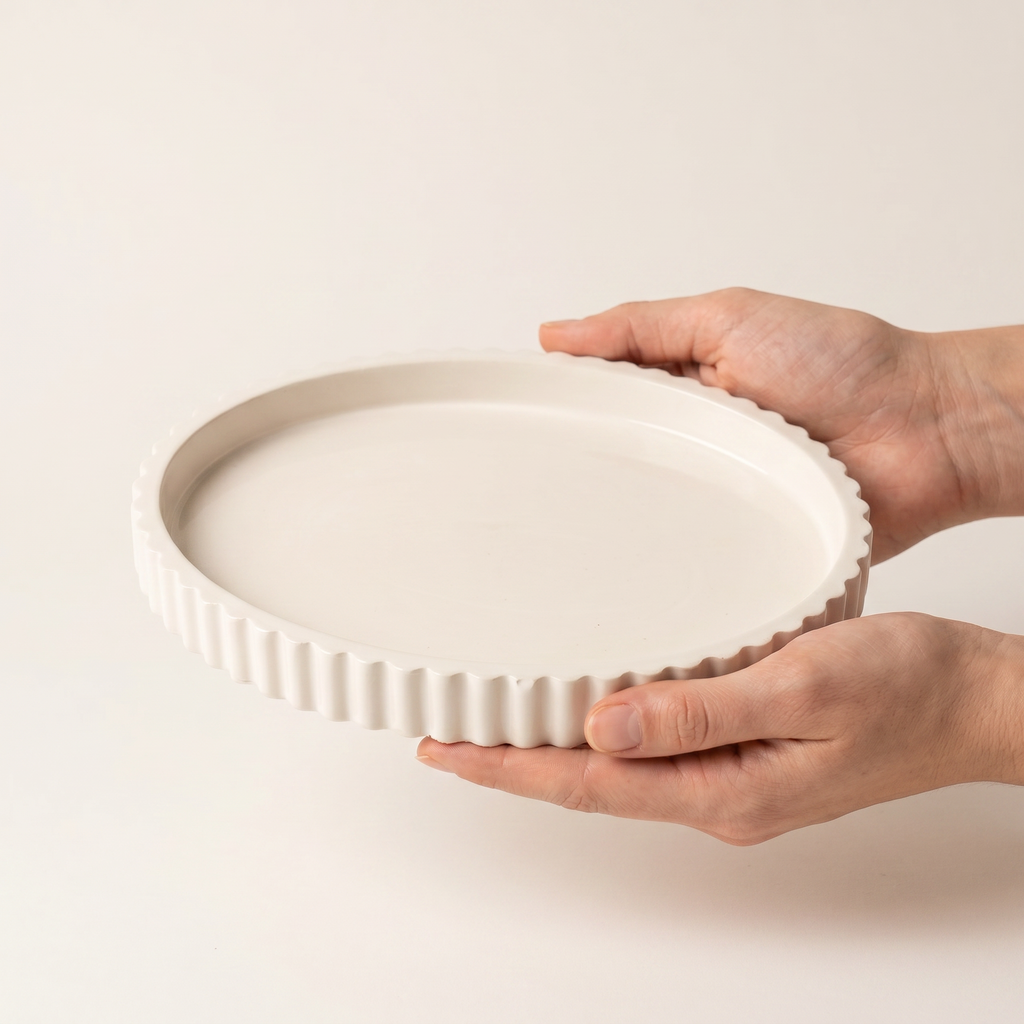 Scalloped Oval Tray, Gypsum White 8"