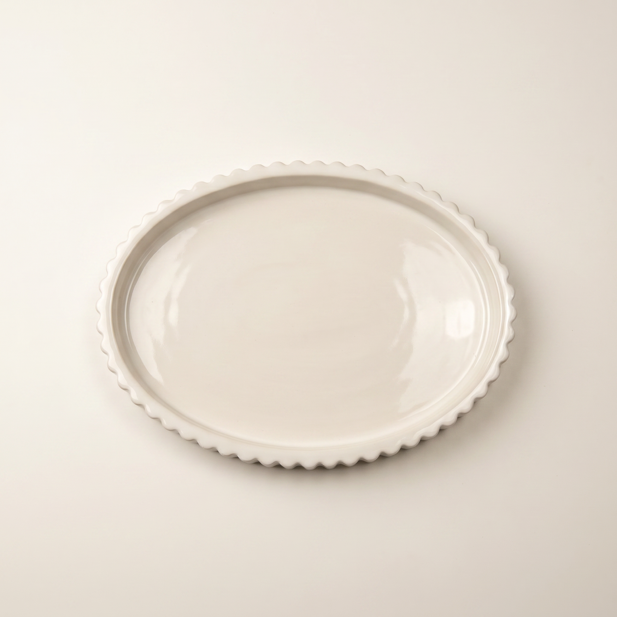 Scalloped Oval Tray, Gypsum White 8"